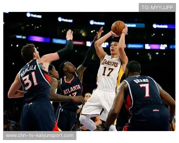 NBA主帅在训练中强调传球线路选择