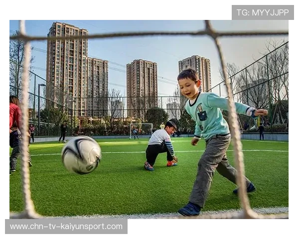 足球俱乐部通过社区体育场馆开放计划加强青少年参与率，关于社区足球场开放通知